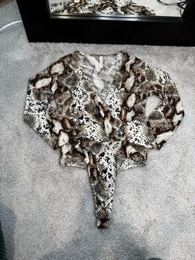 Chocolate snake print bodysuit 🐍
